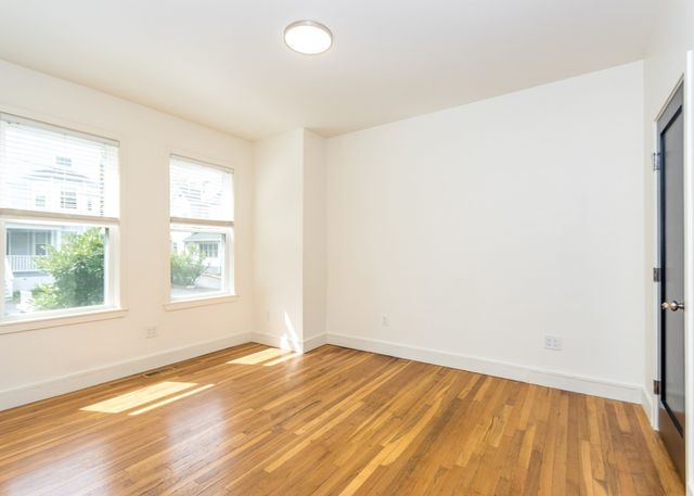 92 Brown Street 1, Waltham, MA 02453
