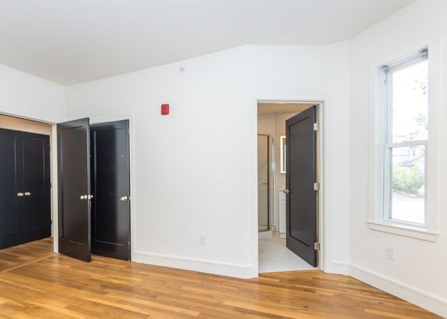 92 Brown Street 1, Waltham, MA 02453