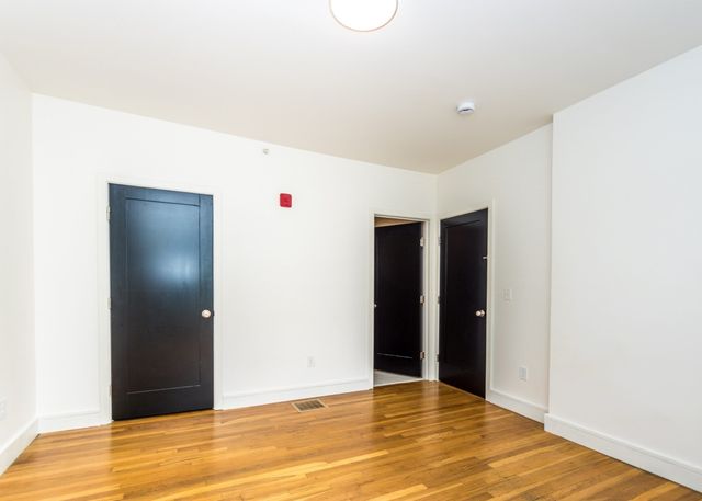 92 Brown Street 1, Waltham, MA 02453