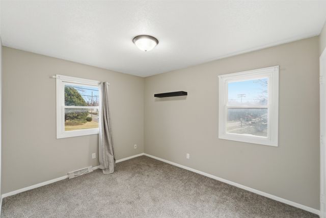 3912 SE 5th Street, Des Moines, IA 50315