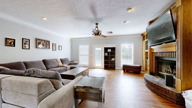 2371 Beasley Ln, Columbia, TN 38401
