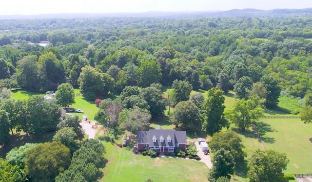 2371 Beasley Ln, Columbia, TN 38401