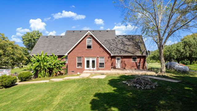 2371 Beasley Ln, Columbia, TN 38401