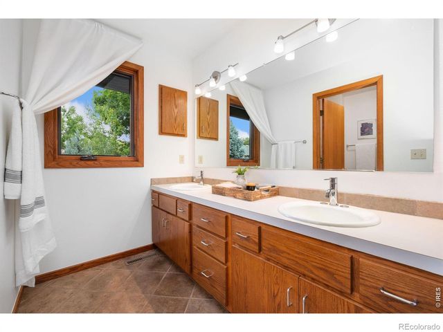 900 Whalers Way, Fort Collins, CO 80525