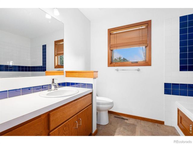 900 Whalers Way, Fort Collins, CO 80525