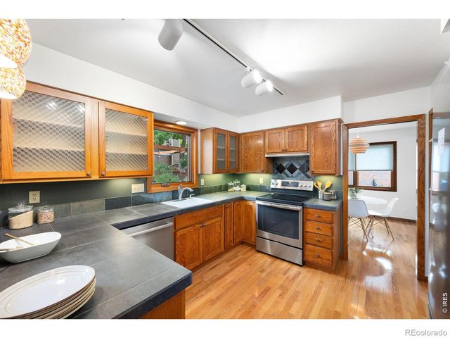 900 Whalers Way, Fort Collins, CO 80525