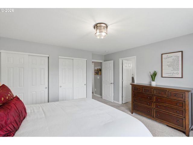180 Sw 3RD St, Dundee, OR 97115