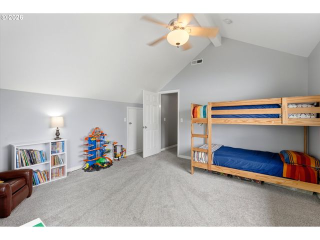 180 Sw 3RD St, Dundee, OR 97115