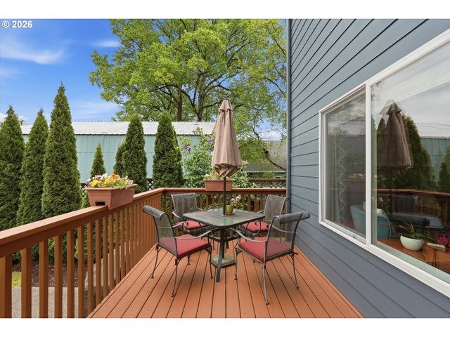 180 Sw 3RD St, Dundee, OR 97115