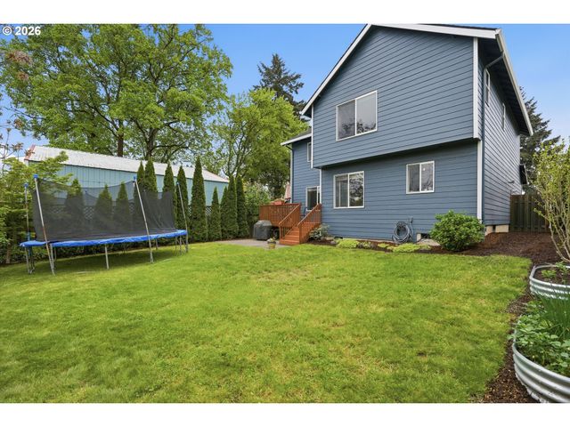 180 Sw 3RD St, Dundee, OR 97115