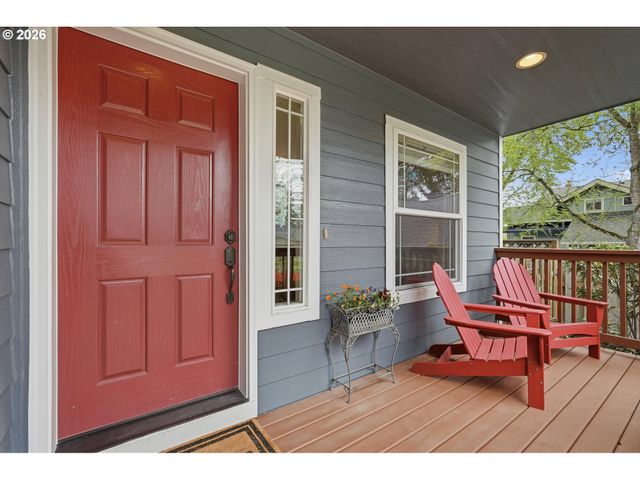180 Sw 3RD St, Dundee, OR 97115