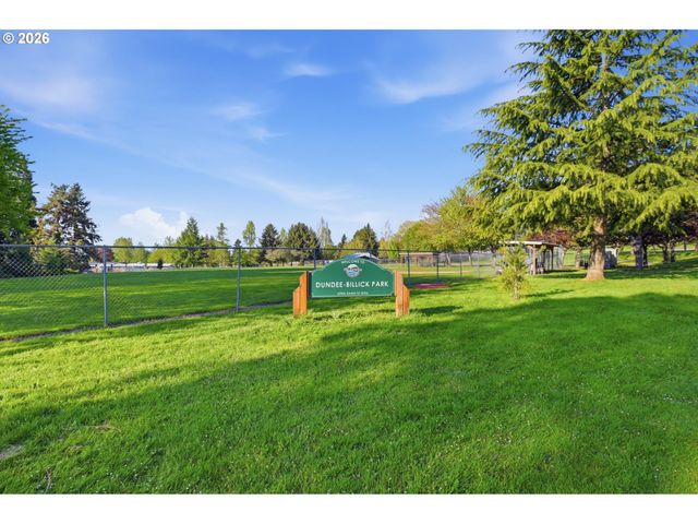 180 Sw 3RD St, Dundee, OR 97115