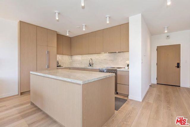 999 N Doheny Drive 601, West Hollywood, CA 90069
