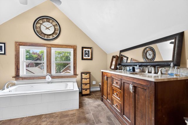 3261 S Logan AVENUE, Milwaukee, WI 53207