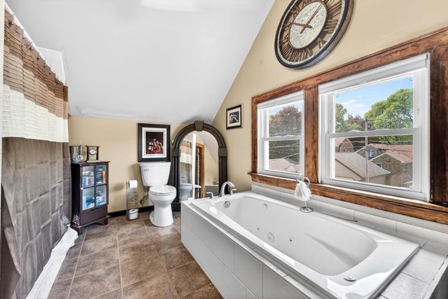 3261 S Logan AVENUE, Milwaukee, WI 53207