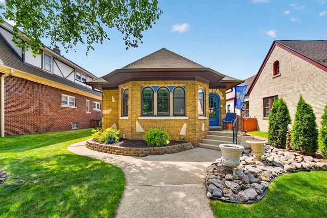 3261 S Logan AVENUE, Milwaukee, WI 53207