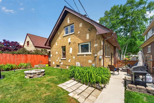3261 S Logan AVENUE, Milwaukee, WI 53207