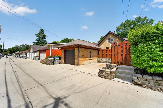 3261 S Logan AVENUE, Milwaukee, WI 53207