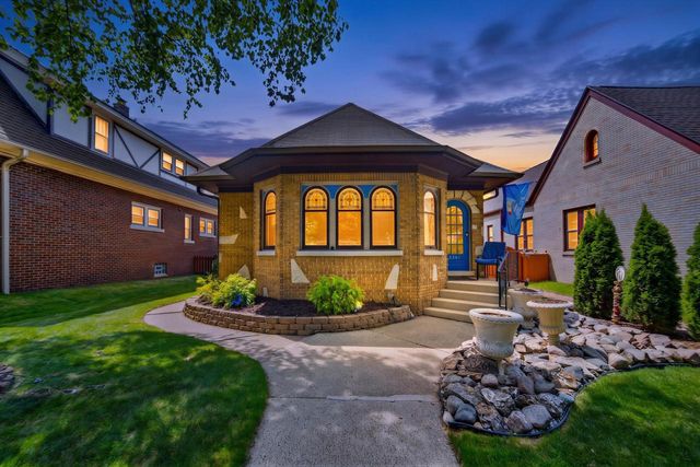 3261 S Logan AVENUE, Milwaukee, WI 53207