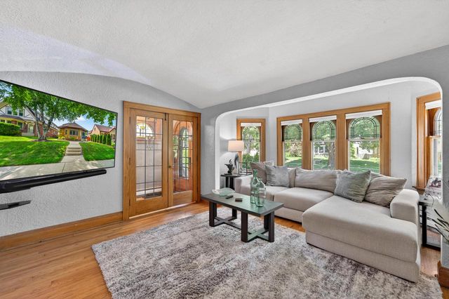 3261 S Logan AVENUE, Milwaukee, WI 53207