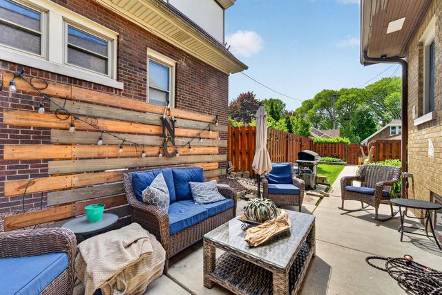 3261 S Logan AVENUE, Milwaukee, WI 53207