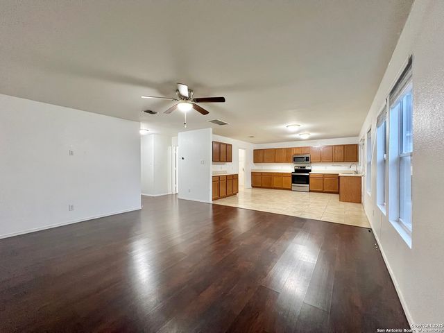 24707 Corral Gabble, San Antonio, TX 78261