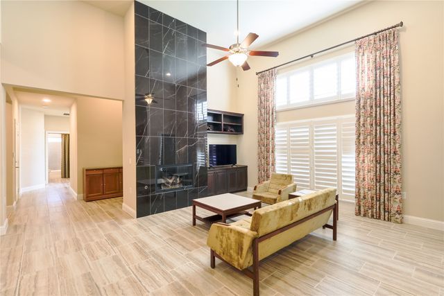 878 Hatton Sumner Place, Arlington, TX 76005
