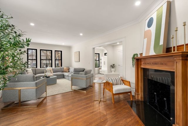 25 Barnard Ave, Watertown, MA 02472