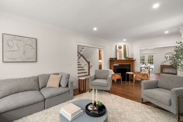 25 Barnard Ave, Watertown, MA 02472