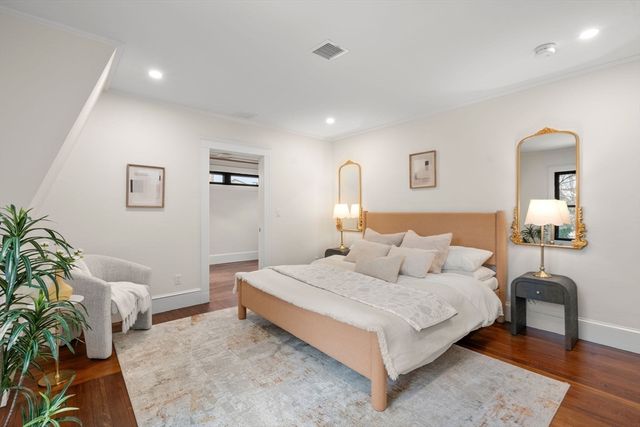 25 Barnard Ave, Watertown, MA 02472