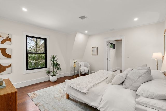 25 Barnard Ave, Watertown, MA 02472