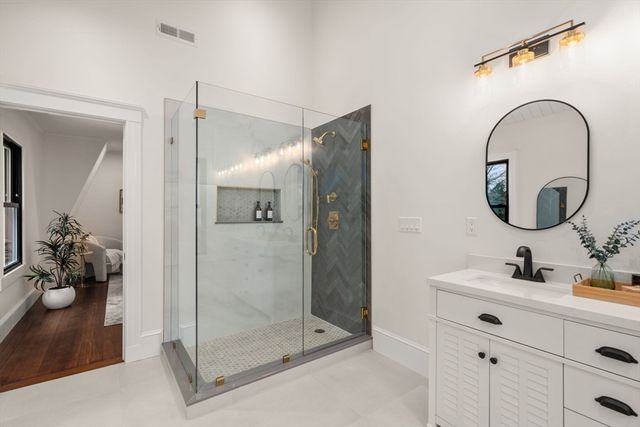 25 Barnard Ave, Watertown, MA 02472