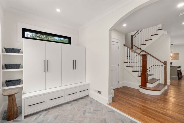 25 Barnard Ave, Watertown, MA 02472