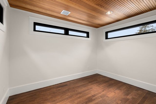 25 Barnard Ave, Watertown, MA 02472