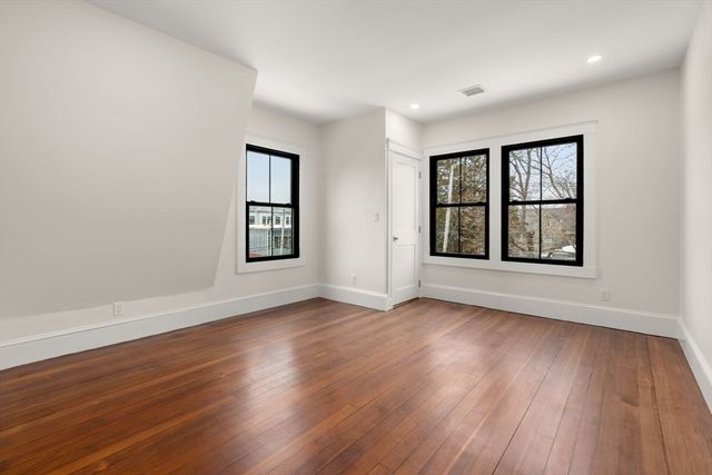 25 Barnard Ave, Watertown, MA 02472