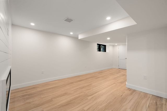 25 Barnard Ave, Watertown, MA 02472