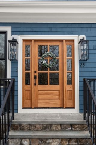 25 Barnard Ave, Watertown, MA 02472