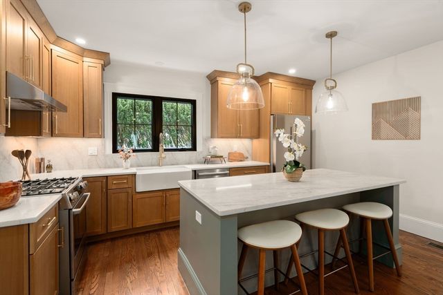 25 Barnard Ave, Watertown, MA 02472