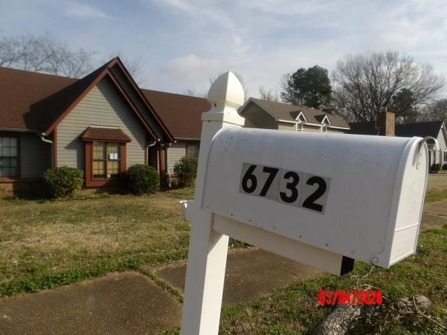 6732 HENREDON DR, Memphis, TN 38141