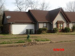 6732 HENREDON DR, Memphis, TN 38141