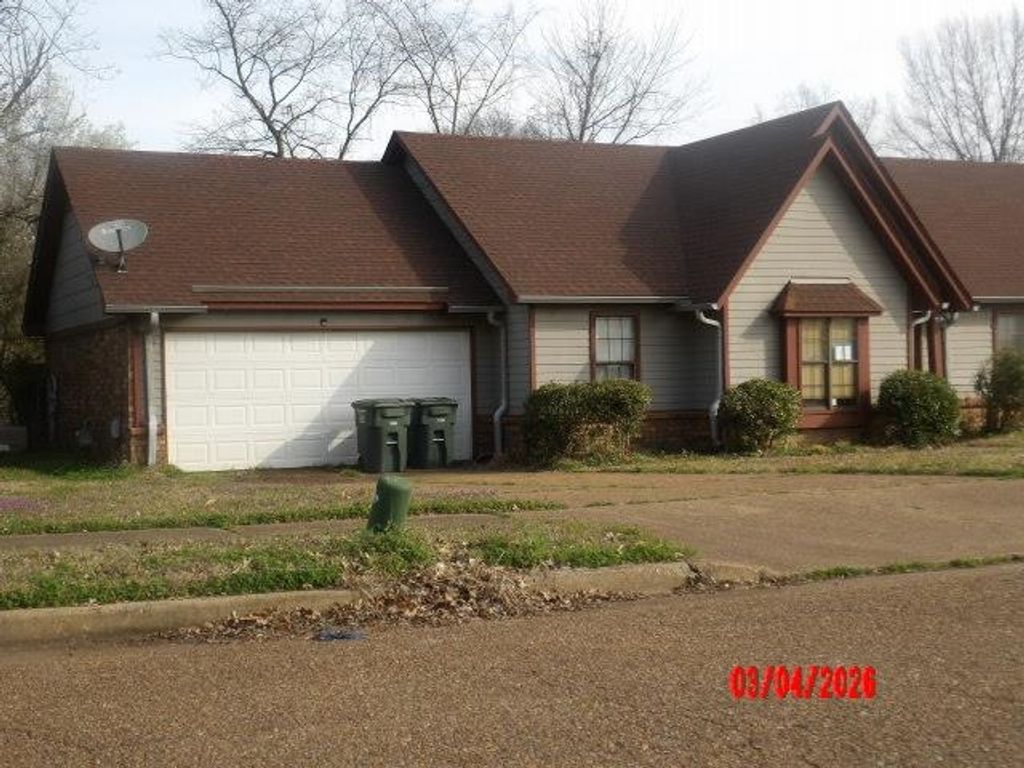 6732 HENREDON DR, Memphis, TN 38141