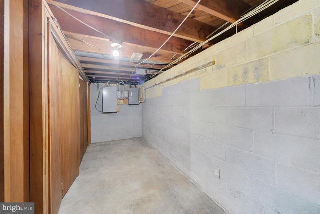 9409 FLAGSTONE DR, Baltimore, MD 21234