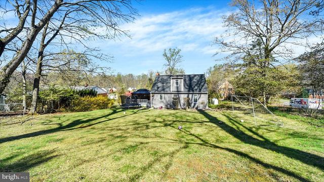 9409 FLAGSTONE DR, Baltimore, MD 21234