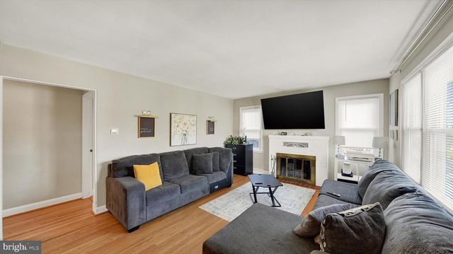 9409 FLAGSTONE DR, Baltimore, MD 21234