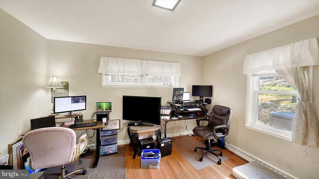 9409 FLAGSTONE DR, Baltimore, MD 21234