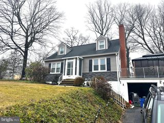 9409 FLAGSTONE DR, Baltimore, MD 21234