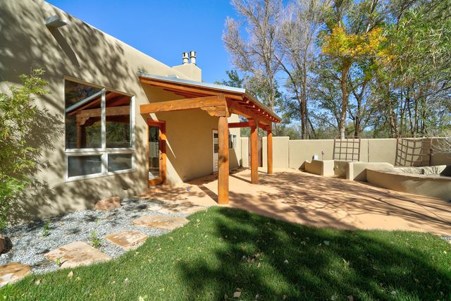 120 ESPINOSA Road, Corrales, NM 87048