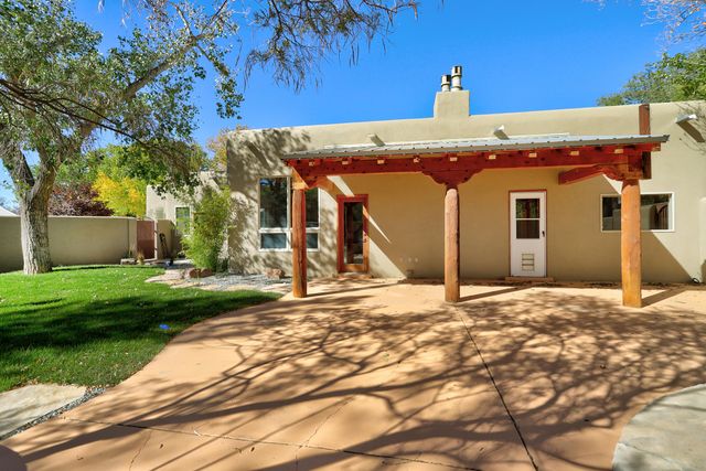 120 ESPINOSA Road, Corrales, NM 87048