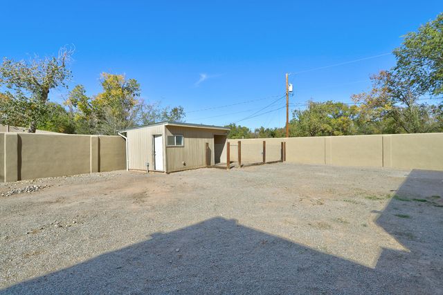 120 ESPINOSA Road, Corrales, NM 87048