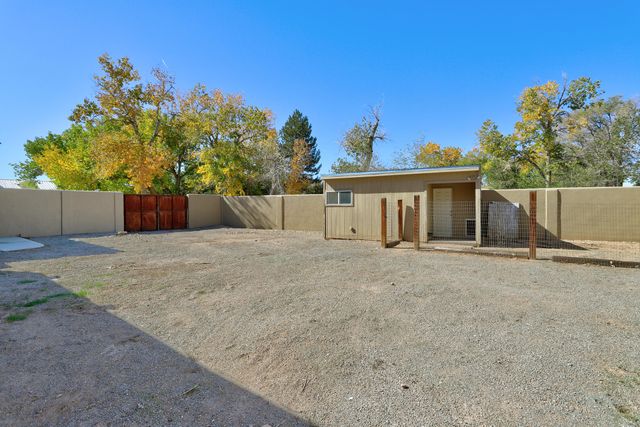 120 ESPINOSA Road, Corrales, NM 87048